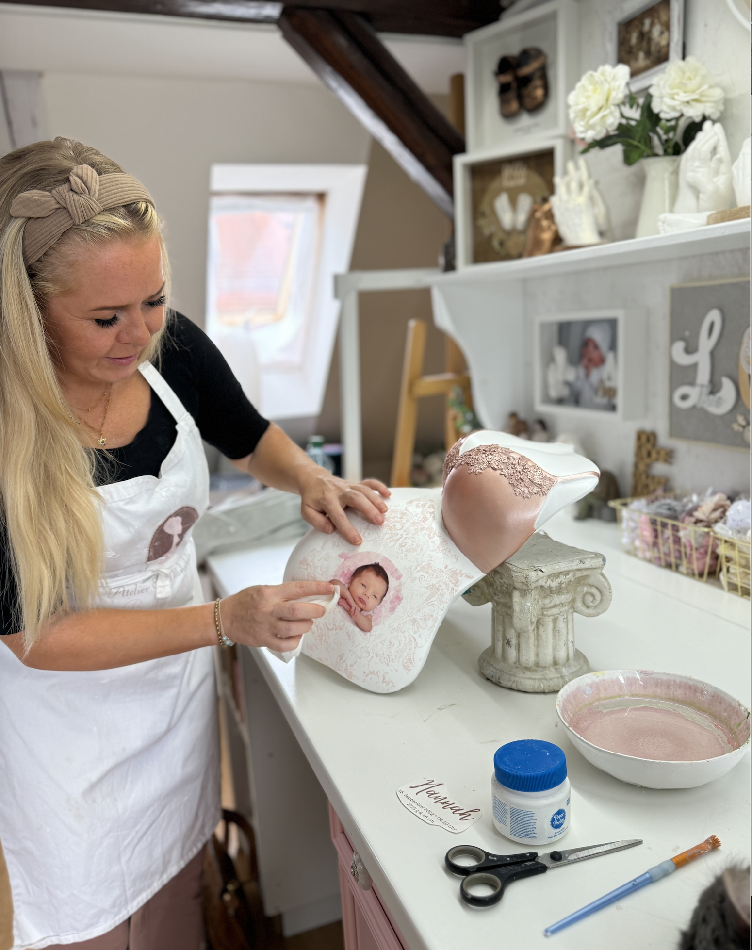 gipsabdruck kuenstlerin julia schulze atelier kunsthandwerk fuer schwangere babies erfurt thueringen ausbildung selbstaendigkeit